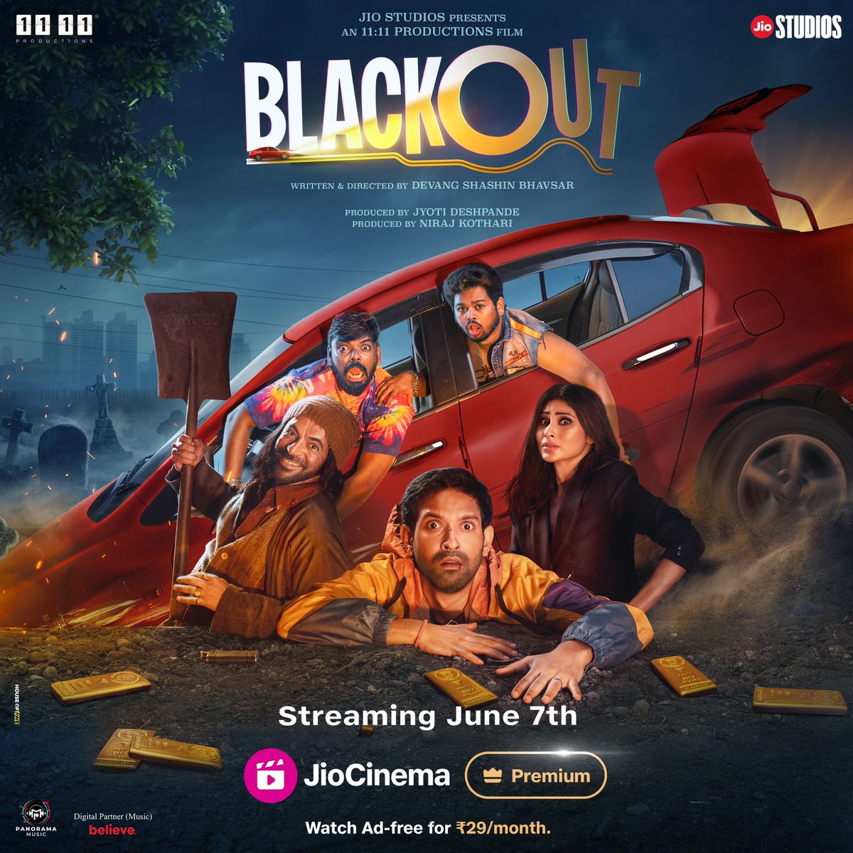 *First look of Vikrant Massey’s Blackout is here!* Vikrant Massey is all set to captive audiences once again with #Blackout. Presenting the first poster of the upcoming hilarious comedy of errors #Blackout boasts a stellar ensemble cast featuring @VikrantMassey, @whoSunilGrover,