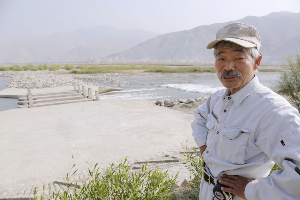Japanese Doctor Tetsu Nakamura set out to build an irrigation canal in Afghanistan. 16 yrs later, the plains have turned green again & local people have begun to return to farming with renewed security. He declares, 'Weapons & tanks don't solve problems.'
youtu.be/U_gxTsT6khg?si…
