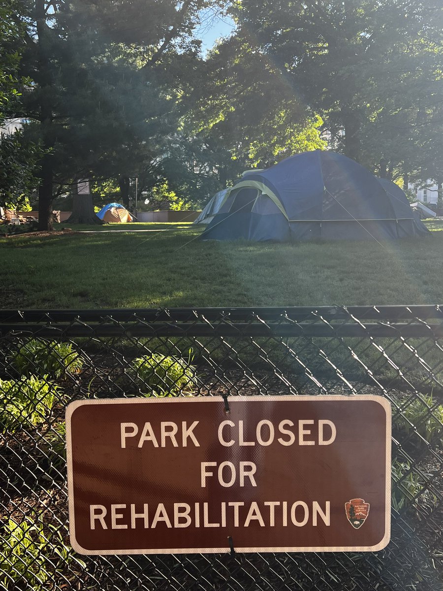 It’s starting. There are still dozens of tents. Folks don’t know where they are going to sleep tonight. @JoeBiden @MayorBowser , this is shameful.