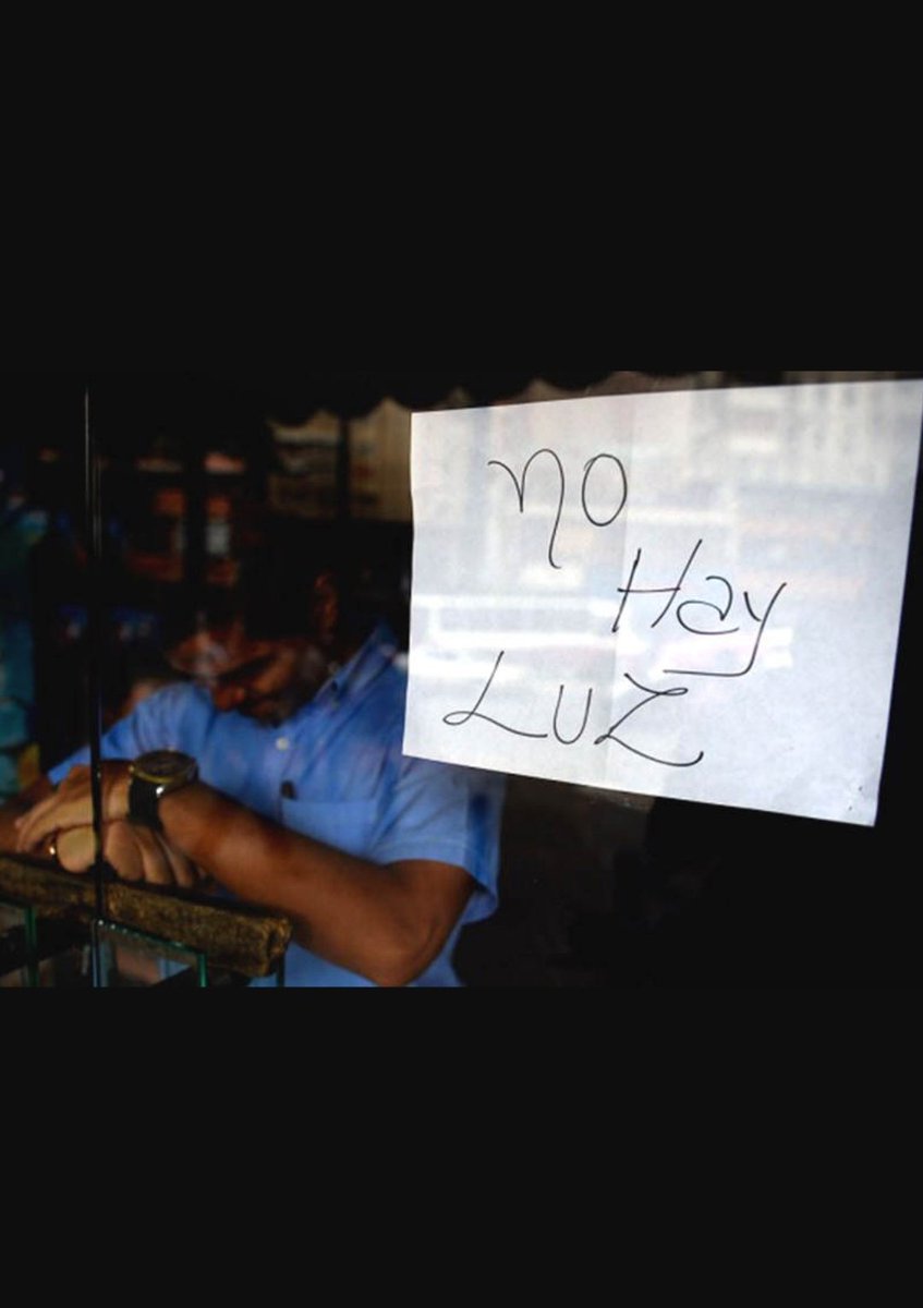 #sinluz
Las continuas interrupciones en el Servicio Eléctrico hacen inviable el desarrollo ciudadano y económico del País. 
Además de estar obligados a resolver las fallas en las etapas de Transmisión y Distribución es vital la incorporación de aprox 2.000 Mw al Sistema.
🧵 1/5