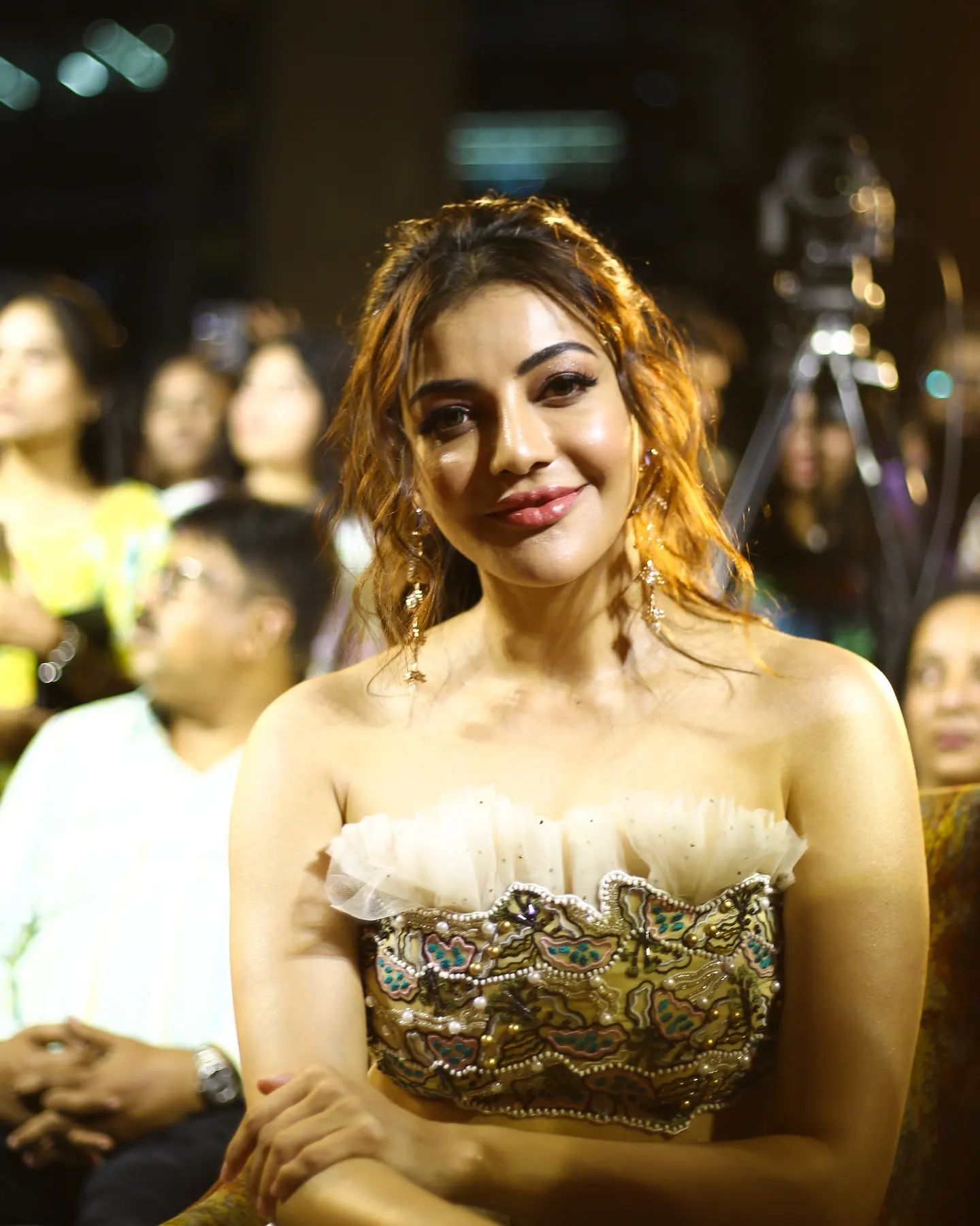 GNs3DmAbQAEK6FV?format=jpg&name=large