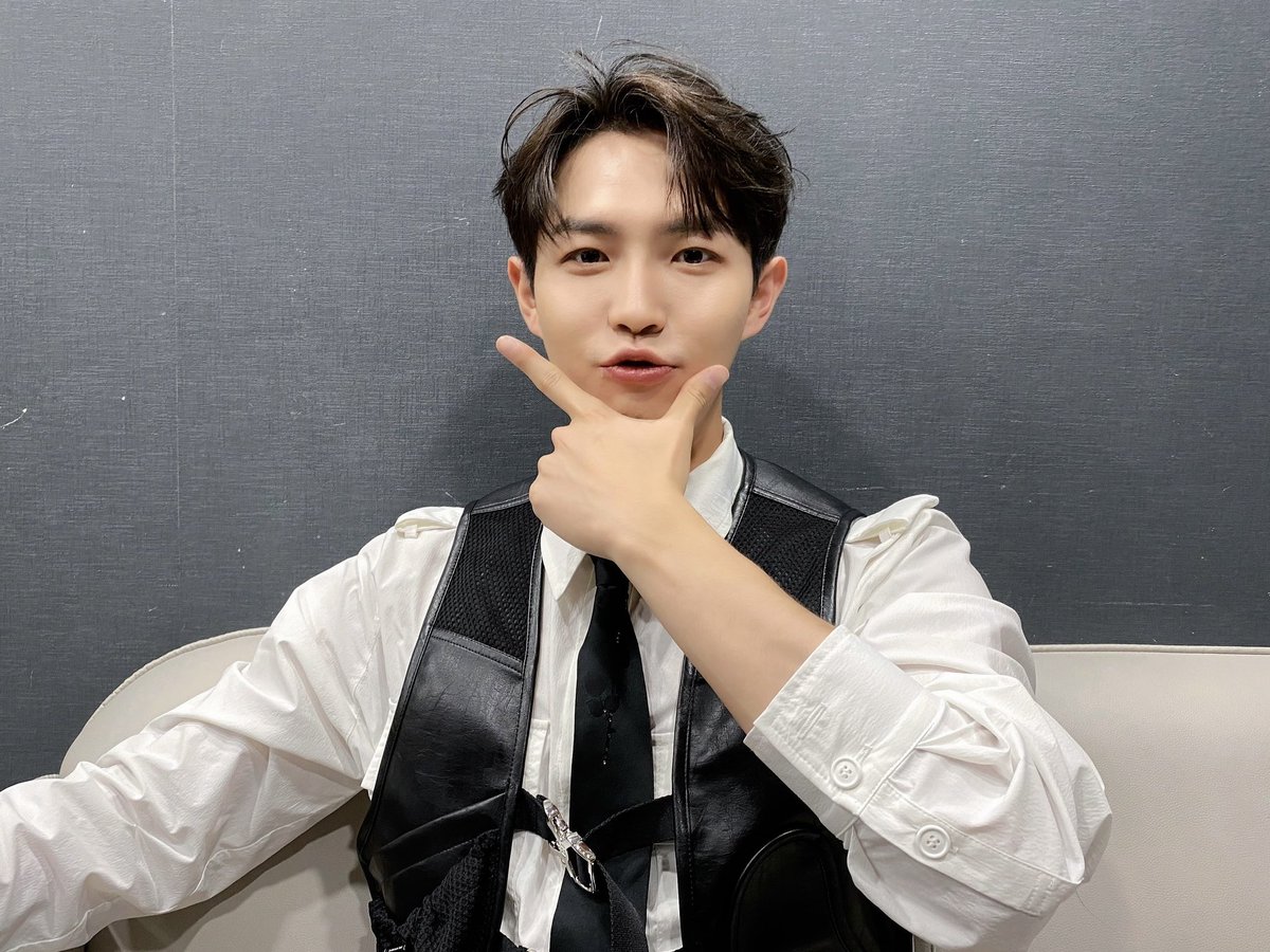 김재환 KIM JAE HWAN tweet media
