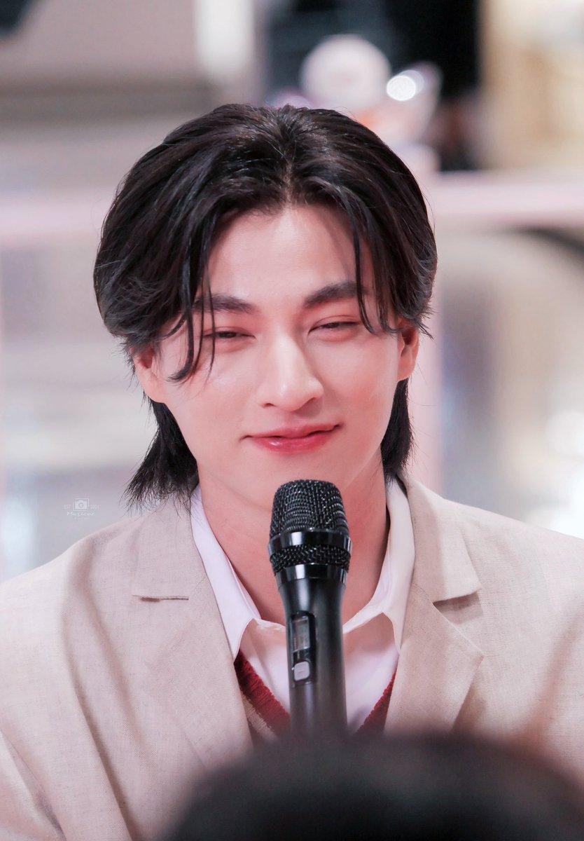 น่ารักจังเลยยยยยเด็กกค๊าบบ~🧡🧡

<a href="/gulfkanawut/">gulfkanawut</a>
#SulwhasooPopupxGulf