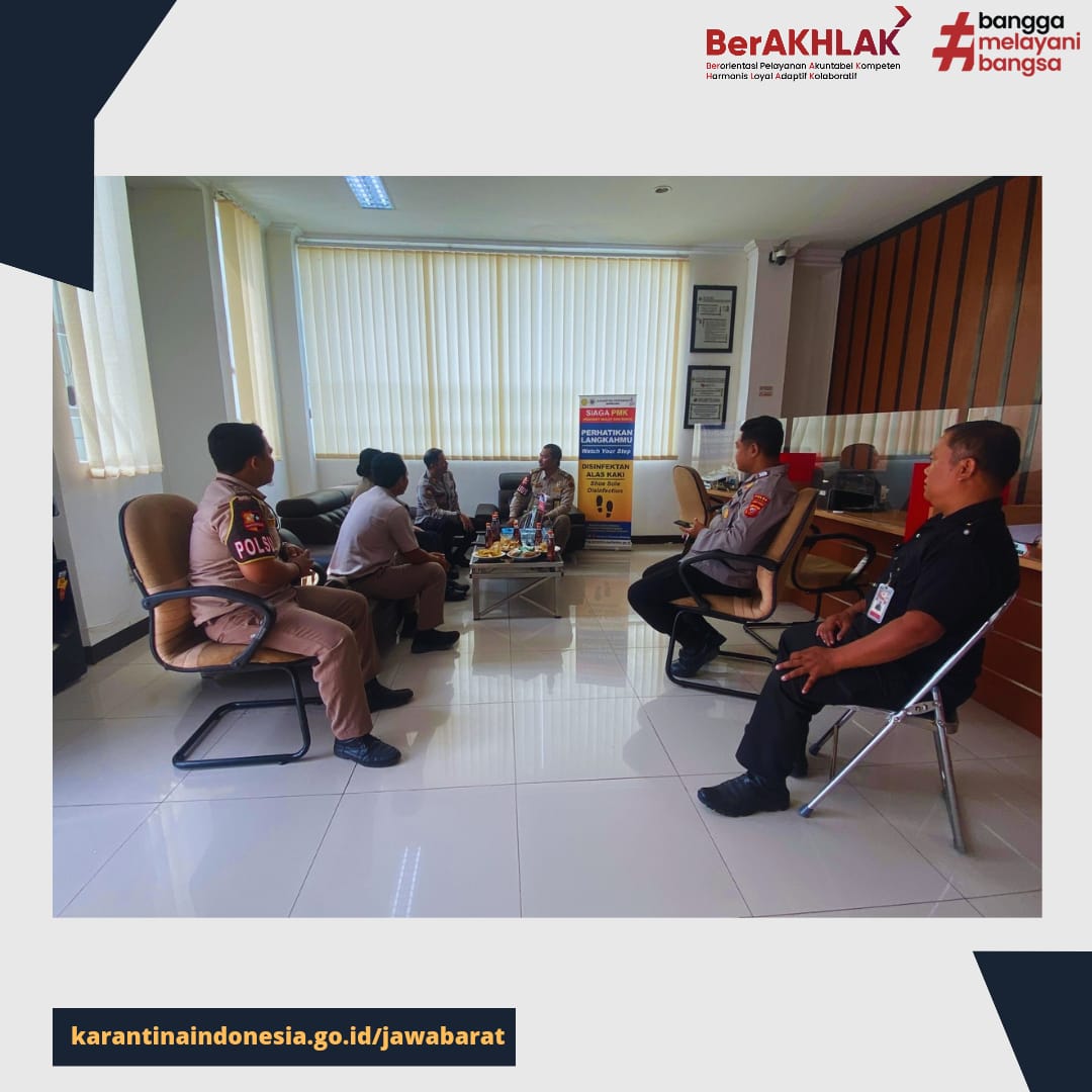 karantina_jabar's tweet photo. Karantina Jawa Barat, Satuan Pelayanan Bandara Kertajati Majalengka menerima kunjungan jajaran Pembinaan Masyarakat (Binmas) Polda Jawa Barat dalam rangka koordinasi dan pengawasan (Korwas) di wilayah Cirebon dan Majalengka, pada hari kamis (16/05).
#KarantinaJawaBarat
#Polsus https://t.co/UUXzIxErTC