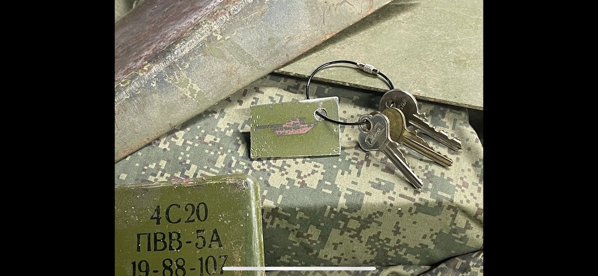 YES!!!! There is time left to enter our #giveaway for a #FREE #Russian #T90 keychain!

1) follow this account
2) #share my PINNED post
3)  #retweet my PINNED post

That’s all you need to do, to enter!
#Ukraine #war #supportUkraine #Bakhmut #trophy #epic

Prize incl. free shpping