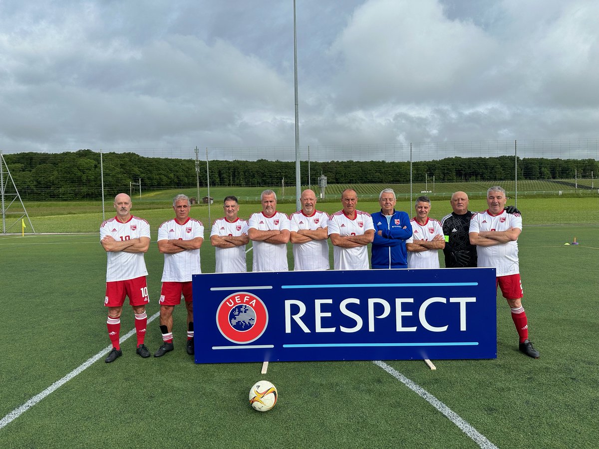 🇬🇮's Walking Footballers have been taking part in a pilot programme, working together to centralise and define ideas and rules, at UEFA HQ in Nyon, alongside Portugal 🇵🇹, Sweden 🇸🇪 and England 🏴󠁧󠁢󠁥󠁮󠁧󠁿 ⚽ Gibraltar won the pilot tournament beating England 3-2 in the final 👊