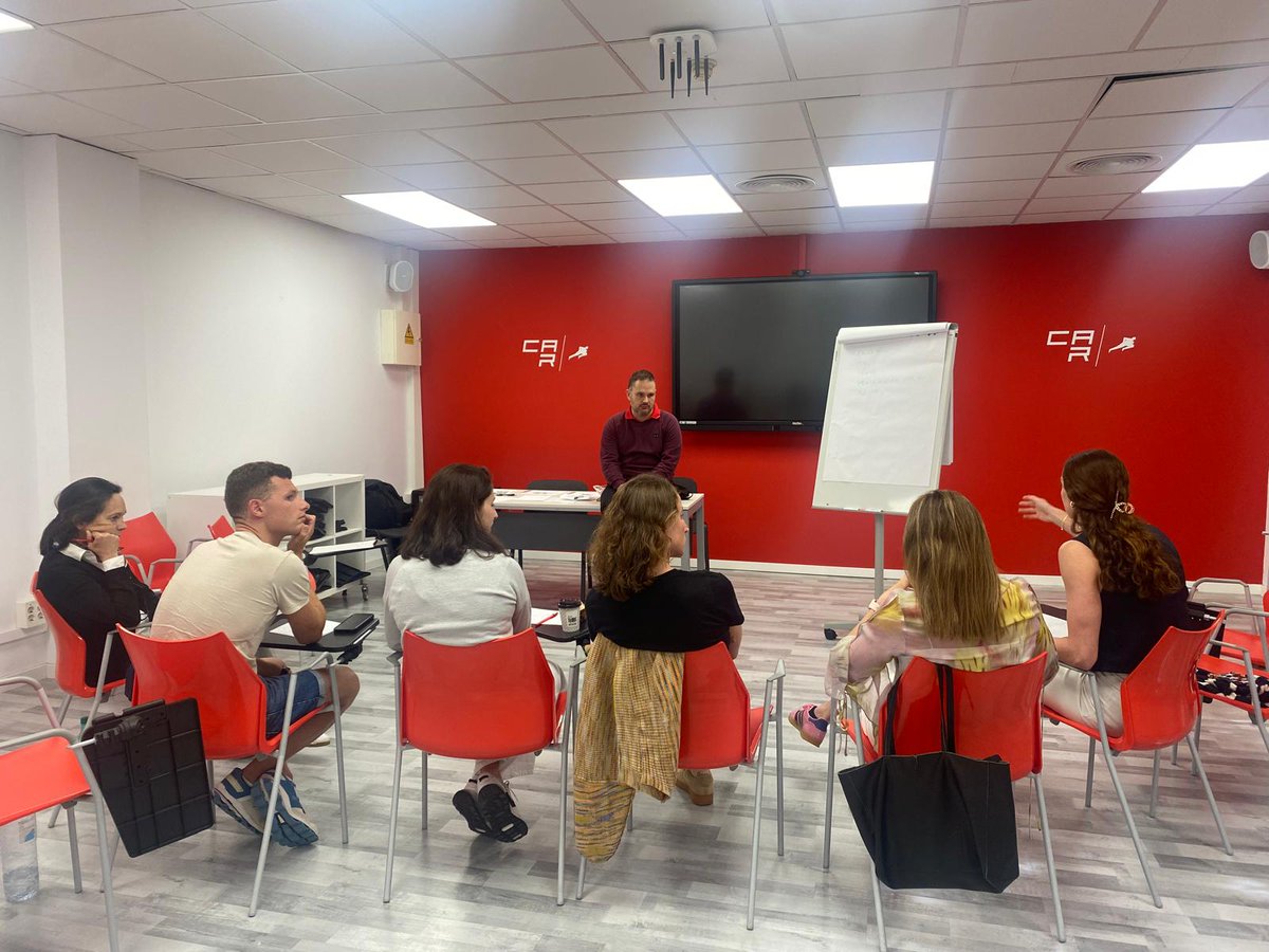 CAR Sant Cugat (@carsantcugat) on Twitter photo ✍️️ Ahir va tenir lloc una nova formació CAR'SPEAKERS, a càrrec del palista paralímpic Jordi Morales, que va parlar sobre el "Descobriment i aprofitament d'avantatges".
<a href="/jordimorales2/">Jordi Morales PLY Official</a> #CARSPEAKERS #formació
#focusingonexcellence
#esportcat ✍️️ Ahir va tenir lloc una nova formació CAR'SPEAKERS, a càrrec del palista paralímpic Jordi Morales, que va parlar sobre el "Descobriment i aprofitament d'avantatges".
<a href="/jordimorales2/">Jordi Morales PLY Official</a> #CARSPEAKERS #formació
#focusingonexcellence
#esportcat