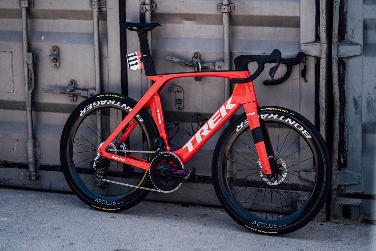 We've done a deep dive on @MilanJonathan_'s double stage-winning @TrekBikes Madone, complete with the all-new @SRAMroad RED AXS and @Pirelli P Zero Race RS tires 😮‍💨 Feast your eyes: racing.trekbikes.com/stories/lidl-t…