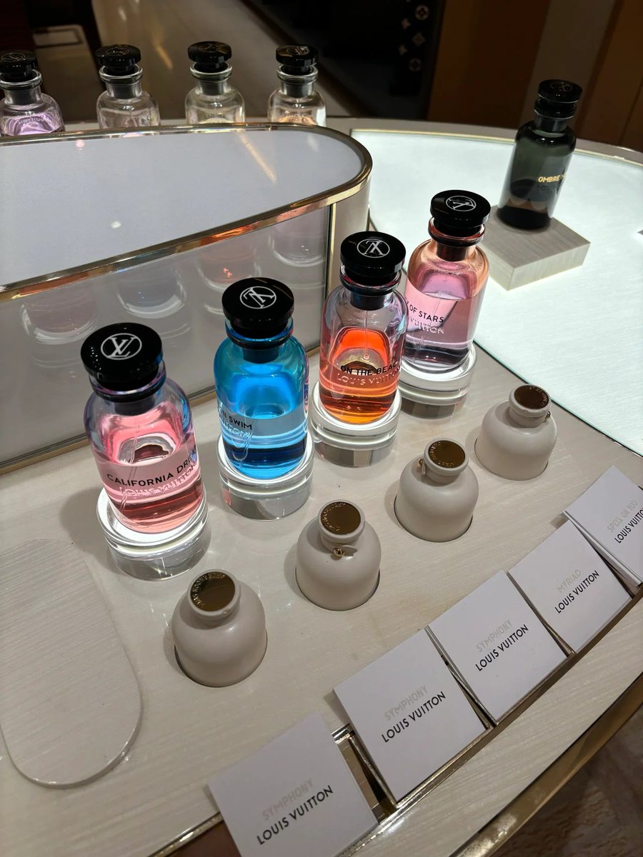 FranchesLim's tweet image. The best place to go shopping is Westfield in West London🛍️🛒