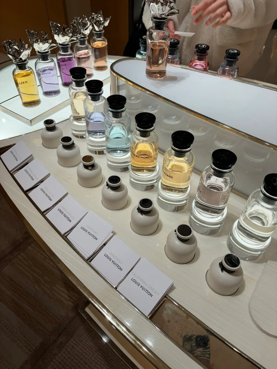 FranchesLim's tweet image. The best place to go shopping is Westfield in West London🛍️🛒