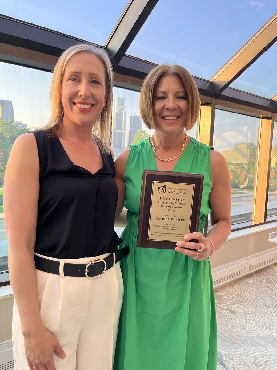 The J.F. Johnston award is presented annually to an educator who exemplifies system leadership while maintaining the vision and mission of the WECDSB, and last night, it was presented to Marisa Wismer, Principal of @smstingrays. Mrs. Wismer, right, was recognized for her