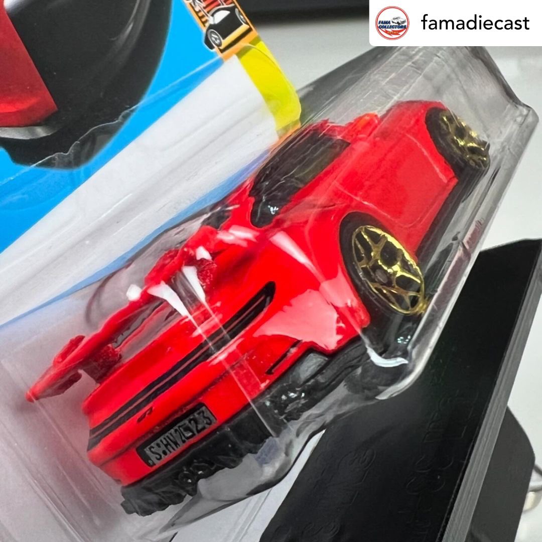 Post @famadiecast 

Fabricante Hot Wheels Mattel.
Modelo, Porsche 911 GT3.
Escala 1:64.
Valor 🇧🇷R$35,00.

#hotwheels #hotwheelscollector #hotwheelsofficial #hotwheelsindonesia #hotwheelsbrasil #porsche #911gt3 #164scale #164diecast