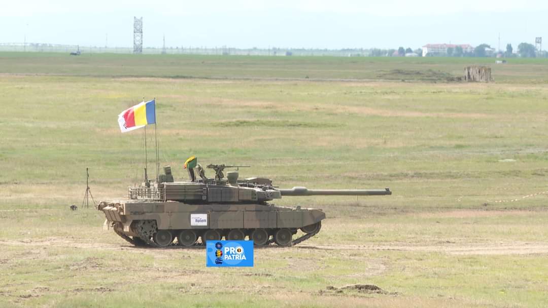 🇰🇷🇷🇴 For the first time, a Korean K2 tank that is being tested in Romania has been released.
Reportedly, Romania want about 300 K2 tanks. and some of Romanian K2 volume can be built in Poland once the entire complex tank production line is settled in 'Poznan'.
The vast transfer