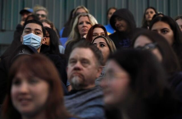 North Carolina Republicans just voted to advance a bill that would ban anyone from wearing a mask in public—even for health reasons. It would even apply to cancer patients and people with weakened immune systems. thehill.com/homenews/state…