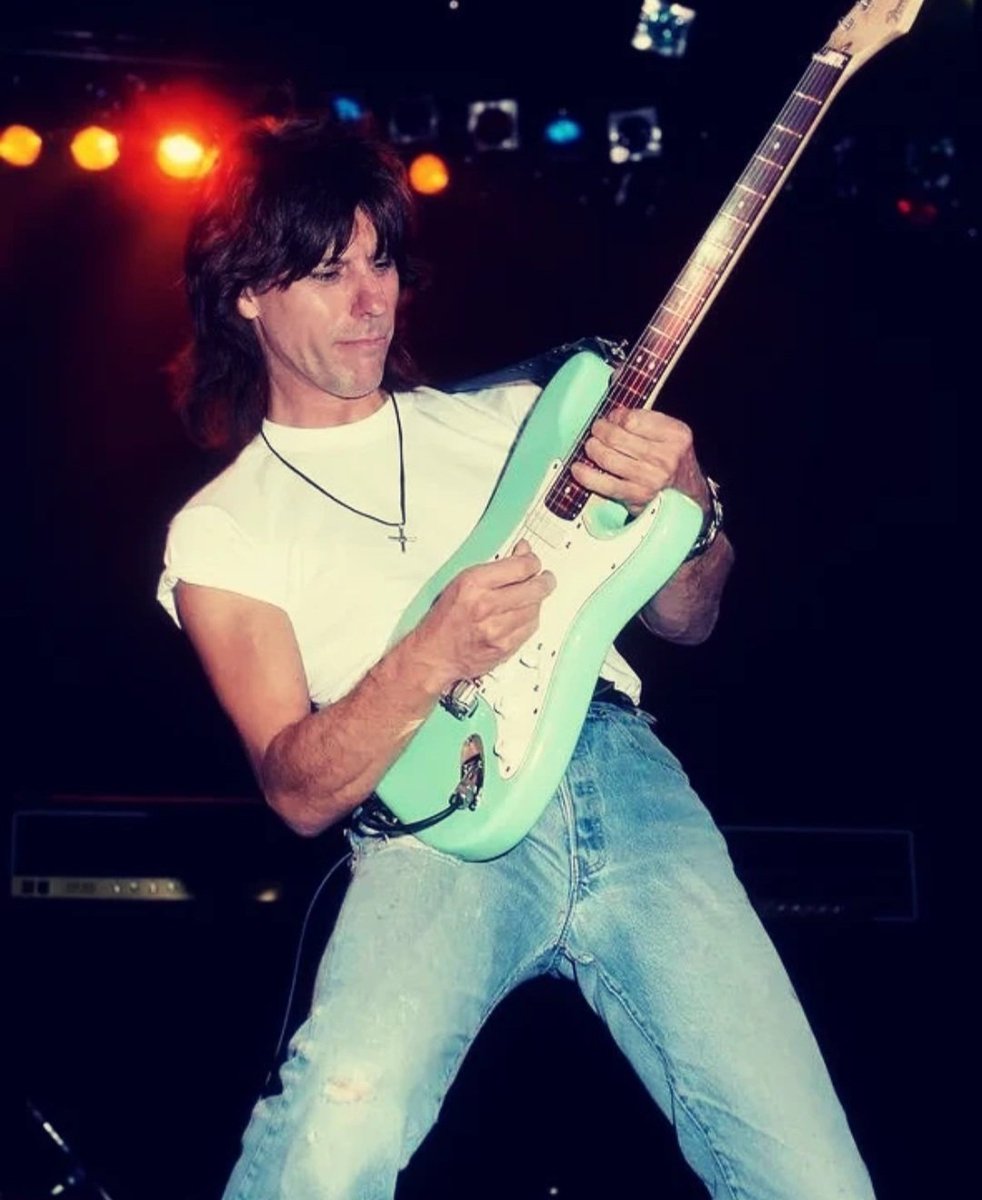 Regretting my decision to cover an extra shift at work tonight..last night almost broke me! Time to lose myself in the music for a while & listen to some Jeff Beck. Music IS the strongest form of therapy. 🖤🎸🎶 #jeffbeck #guitar #guitarshop #thursdaythoughts #musicislife