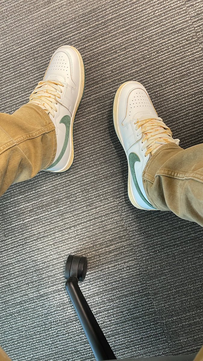 Rockin with the @maniere_usa today at the office. #JordanAirShip #GreenStone #AMaManiére #Nike #KOTD #OfficeLife #Jumpman23 #WhatsOnYourFeet #WearYoirKicks #ShowMeYourKicks #SneakerHead #SneakerAddict