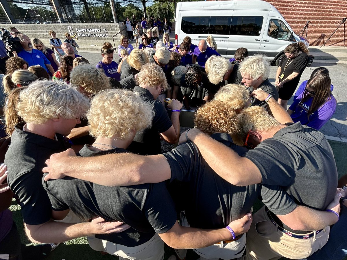 Jeff Roberts (@jeffroberts__) on Twitter photo Bleached hair and all, Calvary Day is on the road to Rome.
The Cavaliers were sent off in style by the entire school this morning ahead of their state championship series.
Good luck and safe travels, <a href="/GoCavsBB/">Calvary Day Baseball</a>!
@WTOCSports | <a href="/Cavalier_Sports/">Calvary Day School Athletics</a> Bleached hair and all, Calvary Day is on the road to Rome.
The Cavaliers were sent off in style by the entire school this morning ahead of their state championship series.
Good luck and safe travels, <a href="/GoCavsBB/">Calvary Day Baseball</a>!
@WTOCSports | <a href="/Cavalier_Sports/">Calvary Day School Athletics</a>