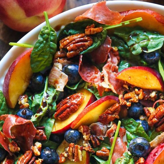 SUMMER - Peach Blueberry Spinach Salad with Pecans, Prosciutto, and Balsamic Glaze What are you starting with ?☺️
