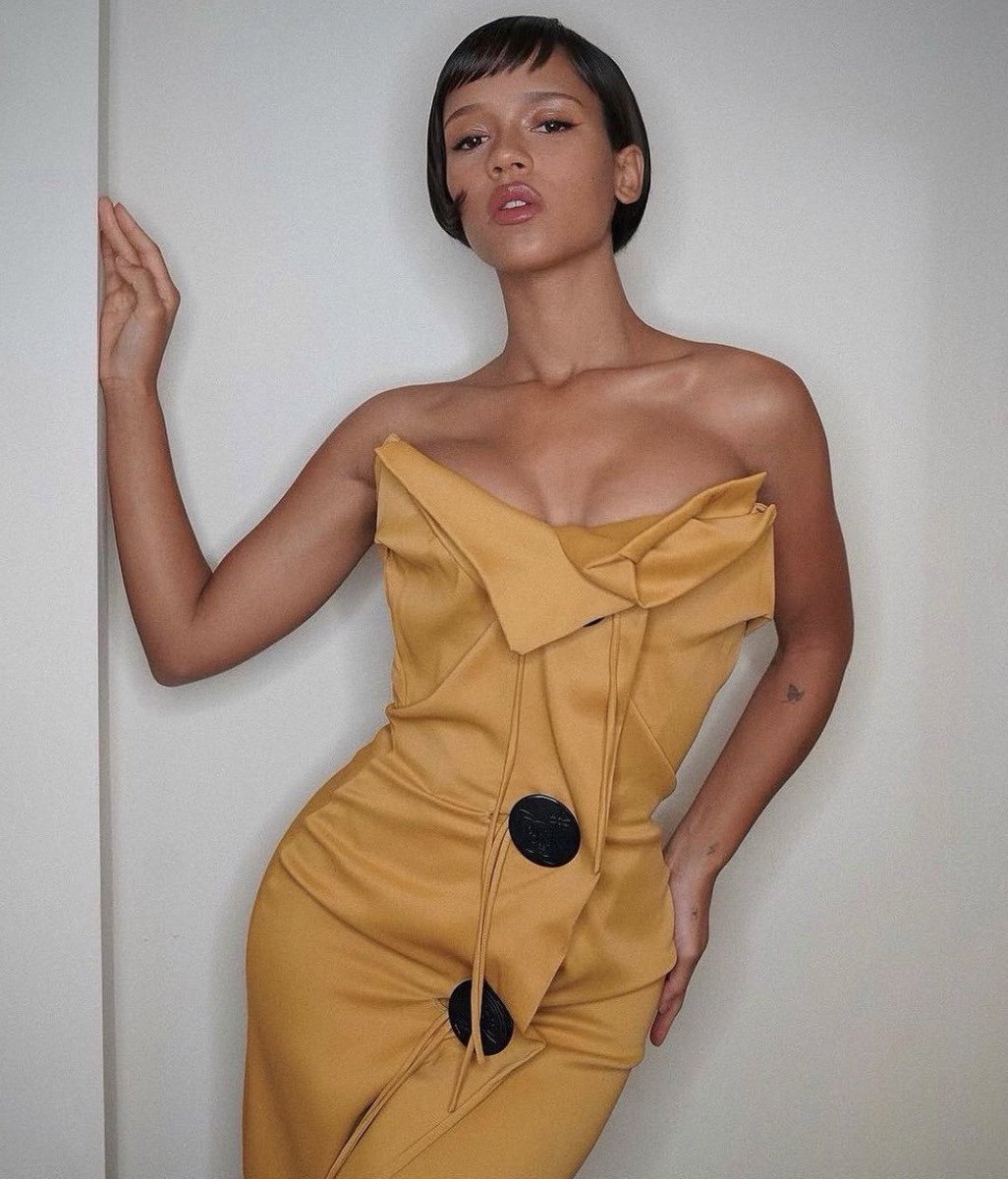 tayrussellfiles's tweet image. hi ! this is a new account dedicated to posting about the life and career of actress taylor russell — follow and turn on our notifications for daily posts and updates ☆⋆。°⋆.