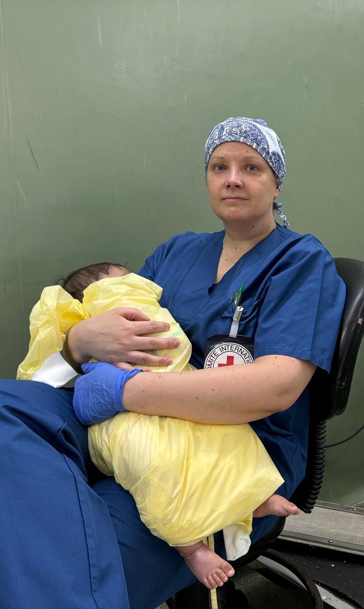 Avustustyöntekijämme, anestesialääkäri Anni Walli lähettää terveisiä Gazasta. 

Hän työskentelee European Gaza Hospital -sairaalassa osana Punaisen Ristin kansainvälisen komitean kirurgista terveystiimiä. 1/2 👇

📸 ICRC
 
#avustustyöntekijät #PunainenRisti