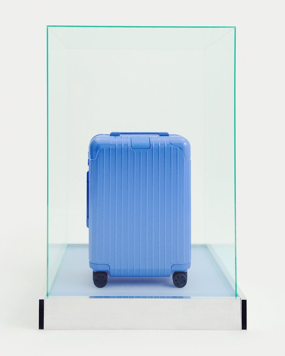 Experience the essence of RIMOWA's Essential Cabin in Sea Blue. Uncover a streamlined range of features in a lifetime guaranteed suitcase. Explore the colours at rimowa.com/essential/. #RIMOWA #RIMOWAessential #RIMOWAcolours