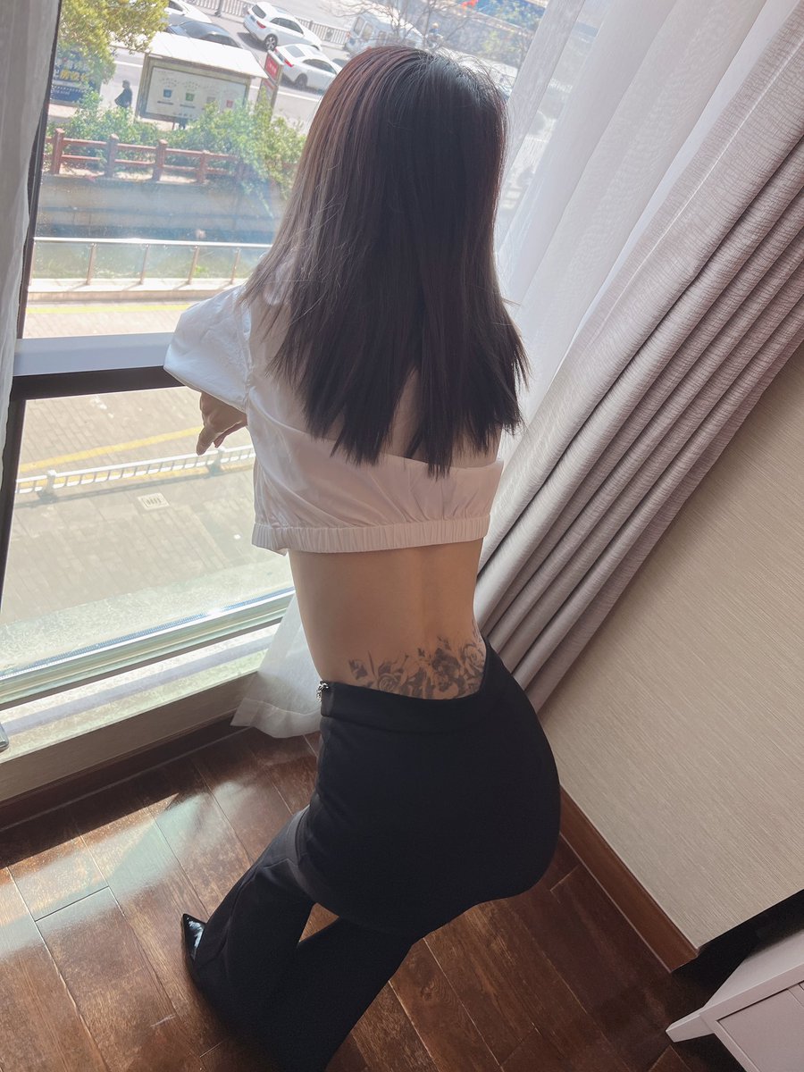 福利姬寶儿姐分享的黄推图片3 - 网红私拍内容