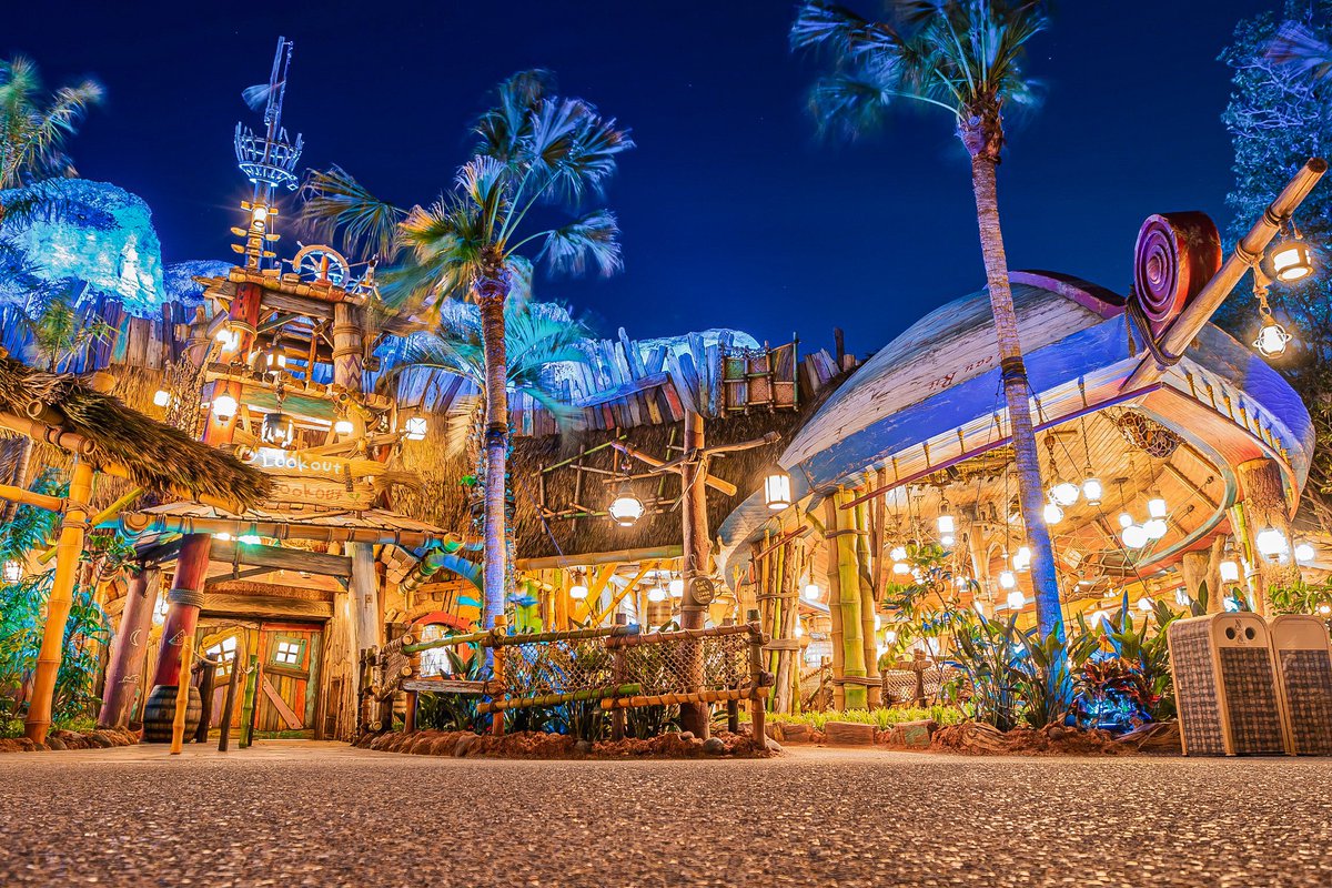 ピーターパンのネバーランドの夜の風景。
Peter Pan’s Neverland, Tokyo Disney Sea 💫

#fantasysprings
#ファンタジースプリングス