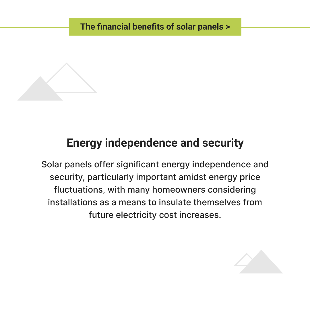 Projects4Roofin's tweet photo. Unlock substantial financial benefits with solar panels! 💼💡 Discover how solar installations can lead to significant long-term savings on energy bills, potentially reaching up to £1000 annually. Learn about additional savings from battery storage! https://t.co/MSGqJ1fbq5