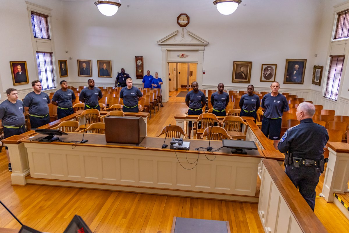 CCSOVA's tweet image. Yesterday, the 39th Basic Academy ran its sixth history run meeting with Lt. Colonel Wilkerson. He spoke to the recruits about the history of the 1917 Courthouse. #basicacademy #training #history #run