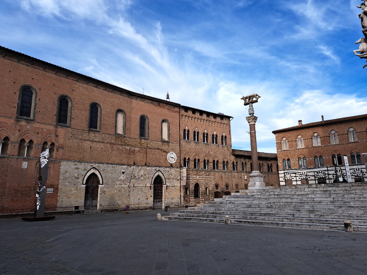 A #Siena ha riaperto l'Ostello delle Balie, nello storico complesso del #SantaMariaDellaScala. Info su tariffe, servizi e prenotazioni 👉 bit.ly/Ostello-Siena 📸 IG marghellous