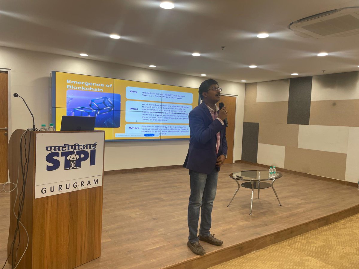 Today, #students of various university dive deep into the hive of Blockpreneur @ApiaryIncubator
Unblocking #Blockchain Innovation for students  Entrepreneurs
#ICP #GrowWithSTPI #STPIINDIA #STPINEXT #STPICoEs @arvindtw  @er_ashokg @stpiindia  @stpinext