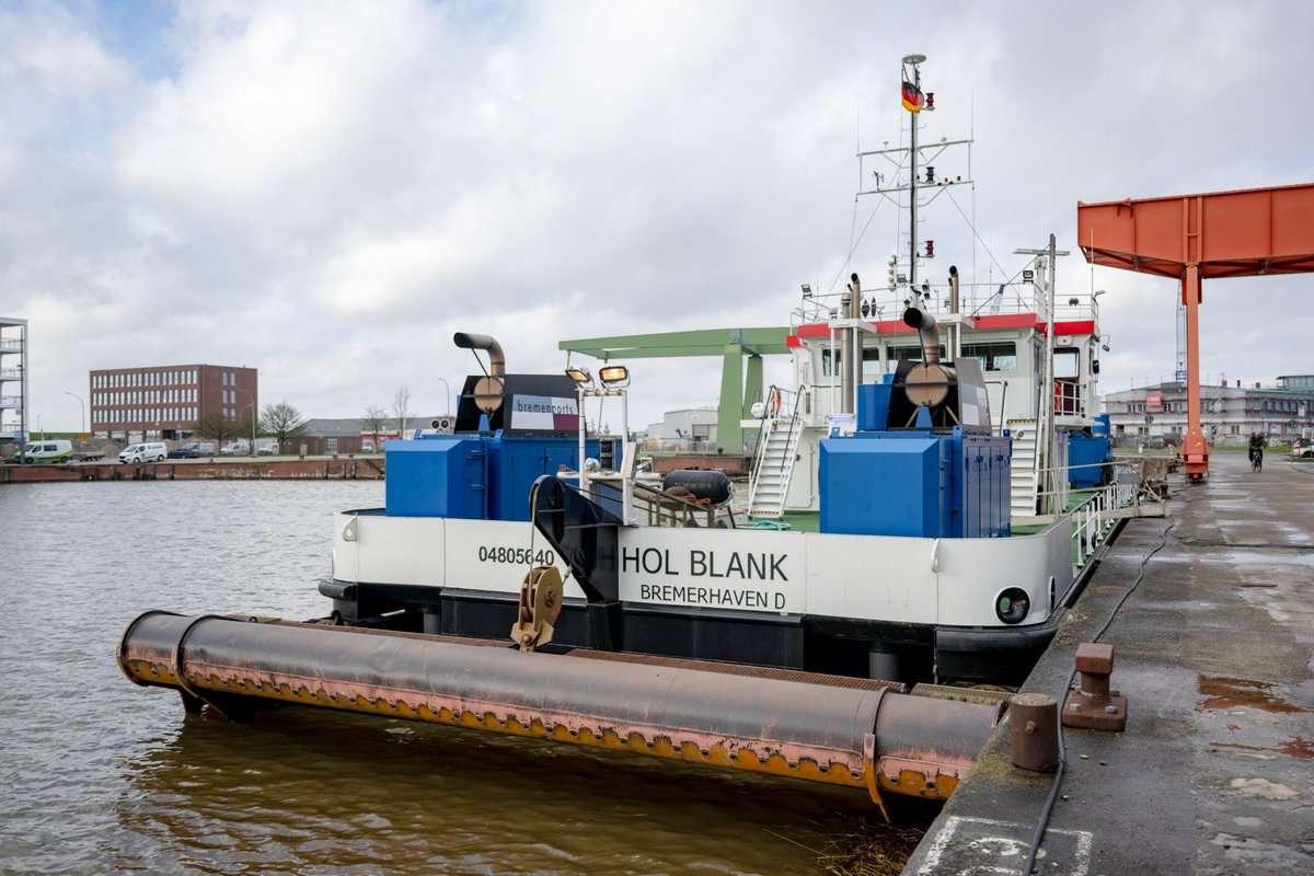 Ports of Bremen and Bremerhaven tweet media