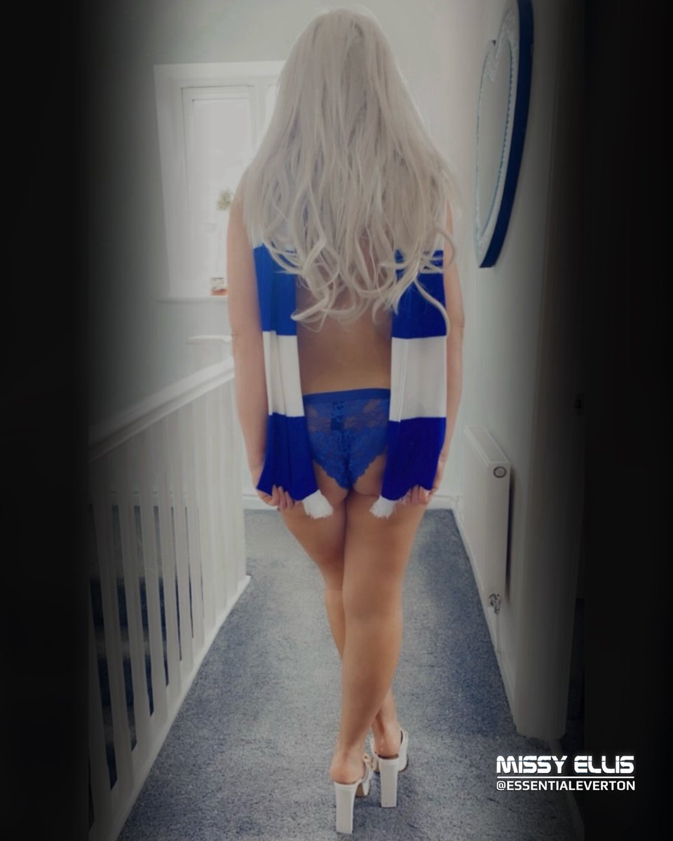 I was asked to post a “cheeky” picture if we stayed up and despite some “bum” decisions along the way, we made Richard Masters look a right “arse” as we watched the “bottom” 3 in our “rear” view mirror. 🤭🤪So as promised… #EvertonStadium #BramleyMoore #Everton #EFC