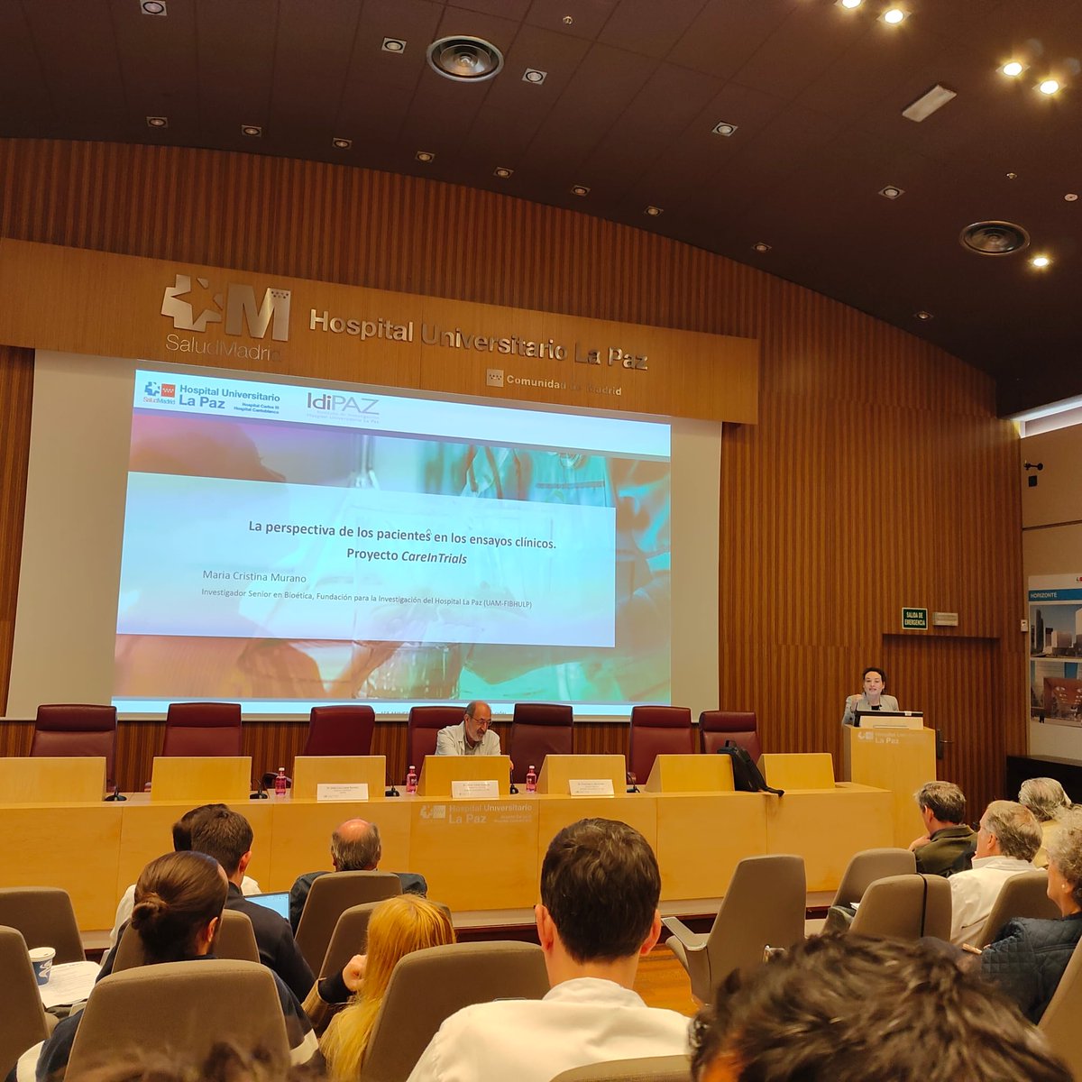 #Cristina Murano ha presentado el proyecto CareInTrials que ha liderado en @IdiPAZScience, mostrando la diferente percepción que los niños, adolescentes, familias y médicos tienen sobre el proceso de CI en EECC