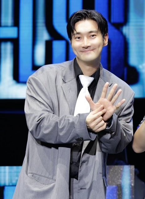 Missing you a little bit more today @siwonchoi