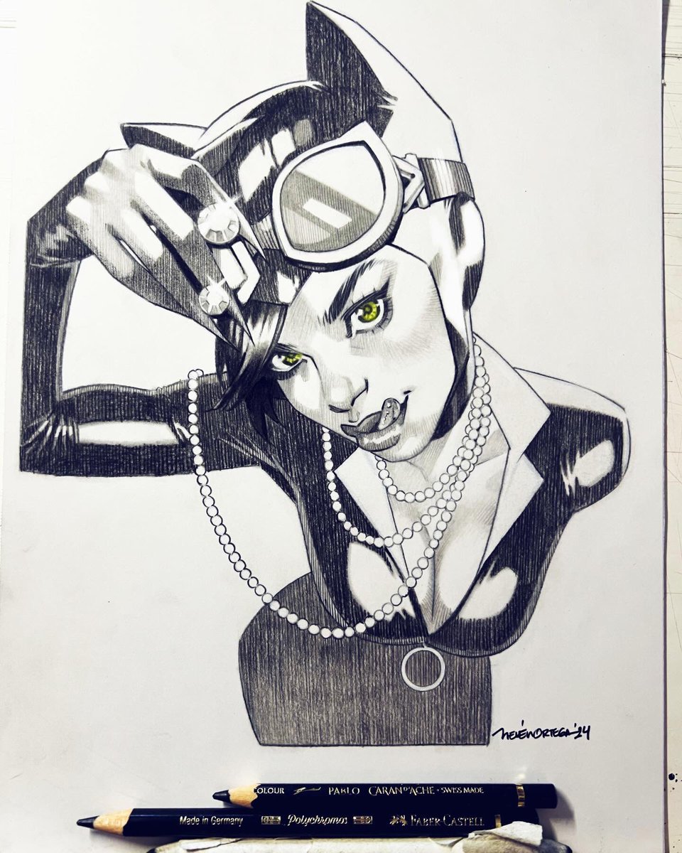 See you this weekend at @como_art_fest 🥰 Bust pencils type commission @TGR_ComicArt 2 Days to Go! #lakecomo #lccaf #catwoman #commission #lakecomocomicartfestival #comicart
