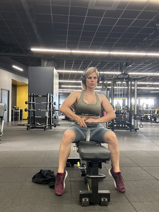 Avant mon tournage c&rsquo;est la salle et toi comment se programme ta journ&eacute;e ?  @FitnessParkFR #fitnesspark<a href="/tag/fitnesspark"class="tags"><span>#fitnesspark</span></a><a href="/tag/bodybulding"class="tags"><span>#bodybulding</span></a>