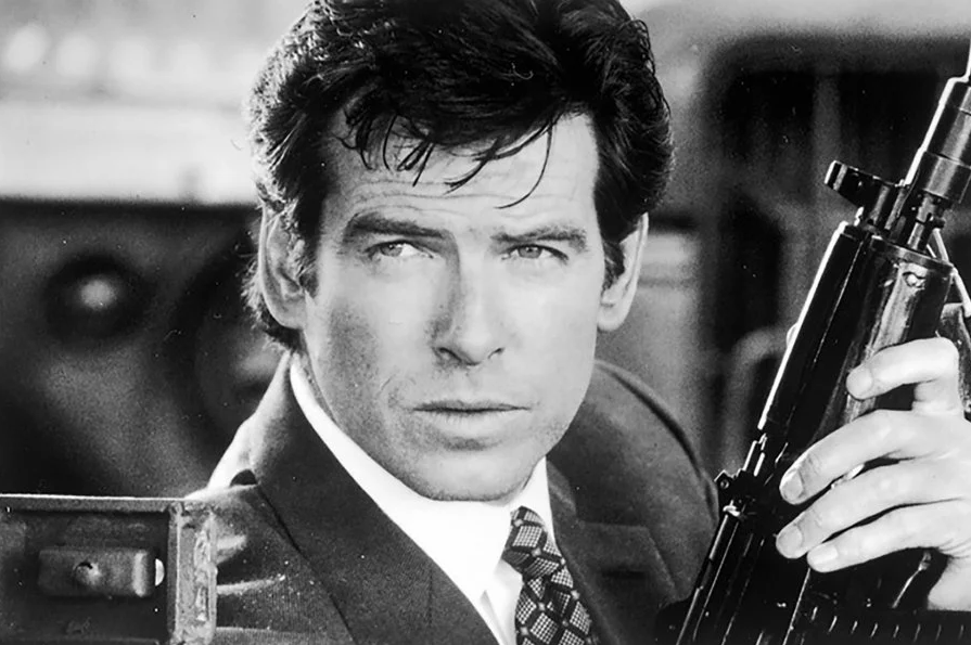 🎂 C'est MON James Bond. Celui avec lequel j'ai grandis. Un joyeux 71e anniversaire à #PierceBrosnan, qui suinte toujours autant la classe et le charisme par tous les pores de sa peau ❤️
Aller, ça vaut bien un petit rewatch de Thomas Crown sauce McT.