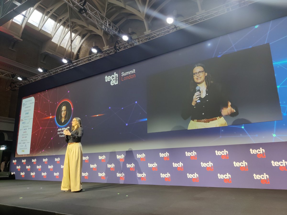 Cate Lawrence 🇦🇺🇩🇪 💻🐈 tweet media