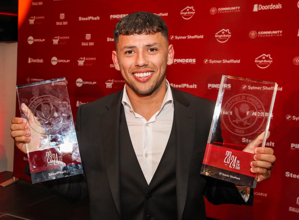 Player of the Year ✅
Goal of the Season ✅

Gustavo Hamer 🥶