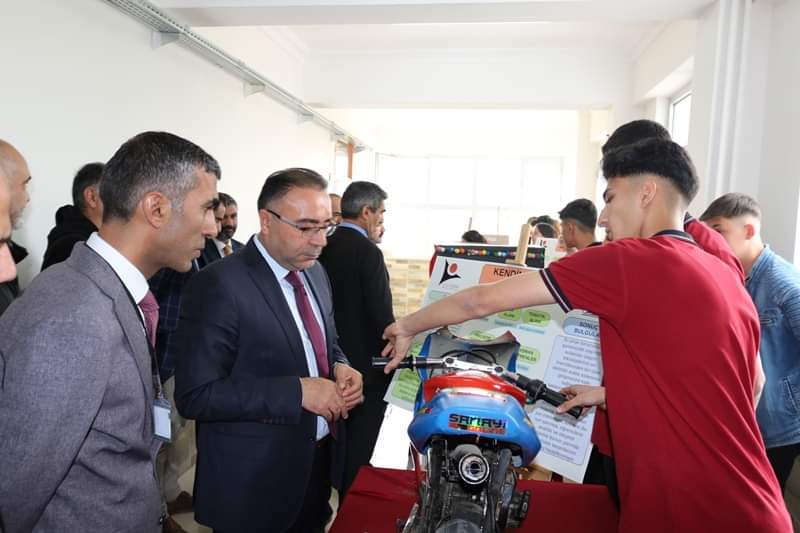 MemOrtakoy's tweet photo. İbn-İ Sina Mesleki ve Teknik Anadolu Lisesi tarafından Tübitak Bilim fuarı düzenlendi. Fuara İlçe Milli Eğitim Müdürü Ramazan DUMAN ve ilçe okul müdürleri katıldı.
@Aksaray_MEM 
@metinalpaslan40 
@Ramazan08484811 https://t.co/VmNd9LAlXd