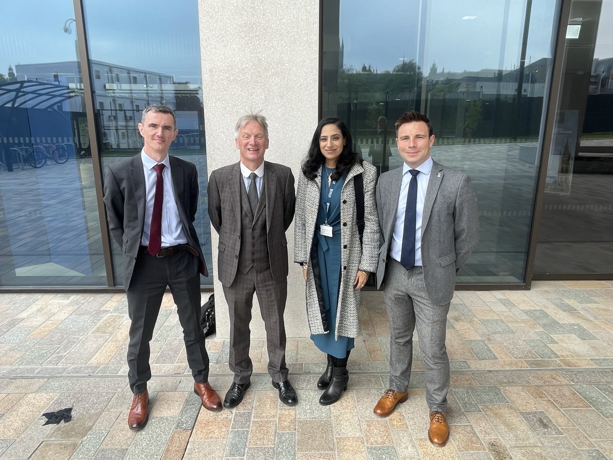 Delighted to welcome our new planning Minister @Ivan_McKee as co-chair of the Planning Education Roundtable at the @UofGlasgow yesterday to discuss how the private and public sector can work together to increase the number of people choosing planning as a career #futureplanners