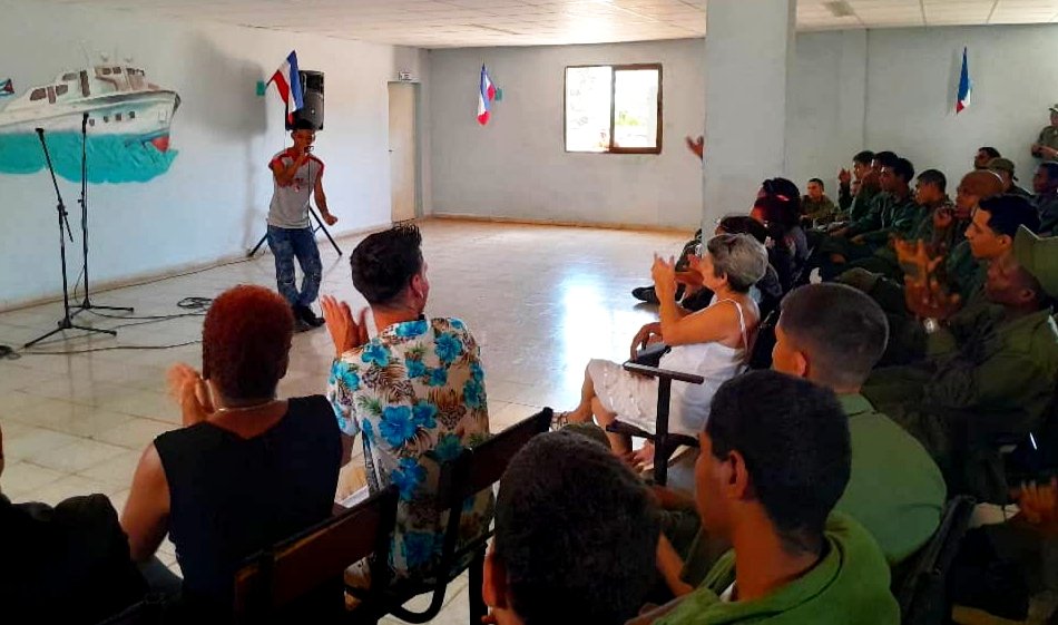 🔴🟢| El Festival de artistas aficionados en una unidad del Ejército Occidental se convirtió en un espacio de celebración y encuentro cultural. Sin duda, esta iniciativa demostró el potencial artístico y la diversidad cultural presente en la institución. #Cuba 🇨🇺
