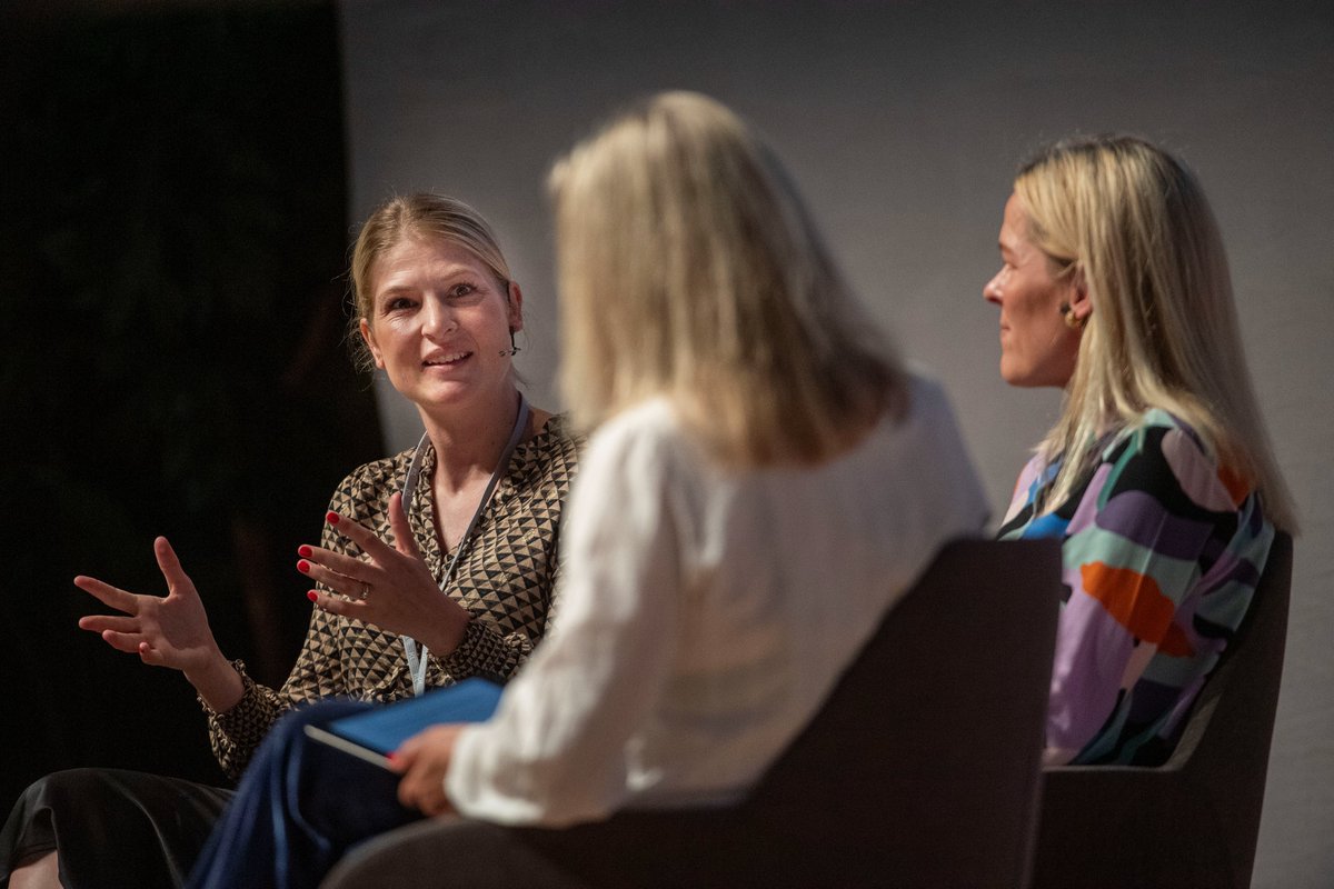 Ældrereformen er et godt skridt på vejen mod mere tillid og plads til lokale løsninger. Men den løser ikke alle udfordringer i ældreplejen! Det slår @CKrzyrosiak fast på #KLForum: 'Vi kommer til at mangle 19.000 medarbejdere i 2030. Det er vi nødt til at tale højt om.' #dkpol