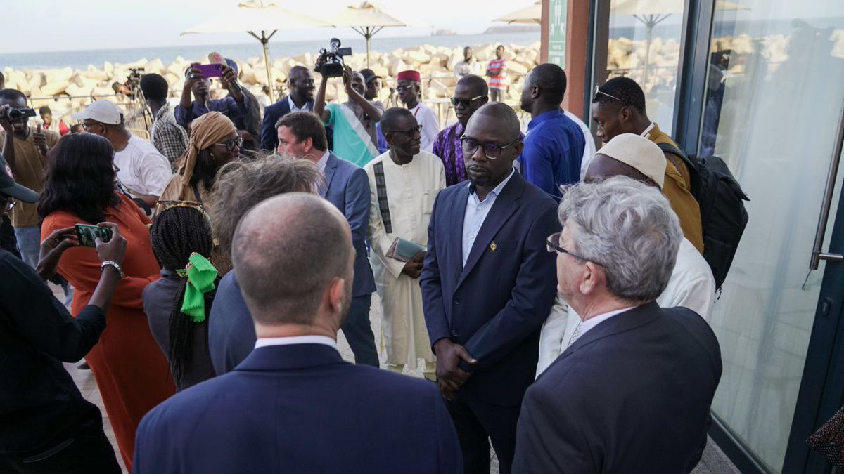 Grand honneur et magnifique moment d’échange avec la direction du @PastefOfficiel conduite par son président @SonkoOfficiel, premier ministre du Sénégal.

La révolution citoyenne en cours dans ce pays est pour nous un espoir extraordinaire et une grande source d’inspiration.