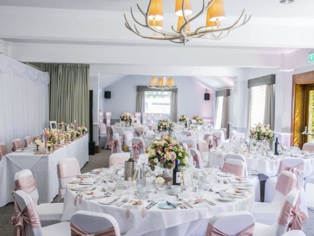 Your dream wedding awaits at Balmer Lawn, the stunning country home nestled in the heart of the picturesque New Forest! 💛🌳 Discover the magic of their luxury country home and create unforgettable memories that will last a lifetime! 💖 thecompleteweddingdirectory.co.uk/BalmerLawnHote… #weddingvenue