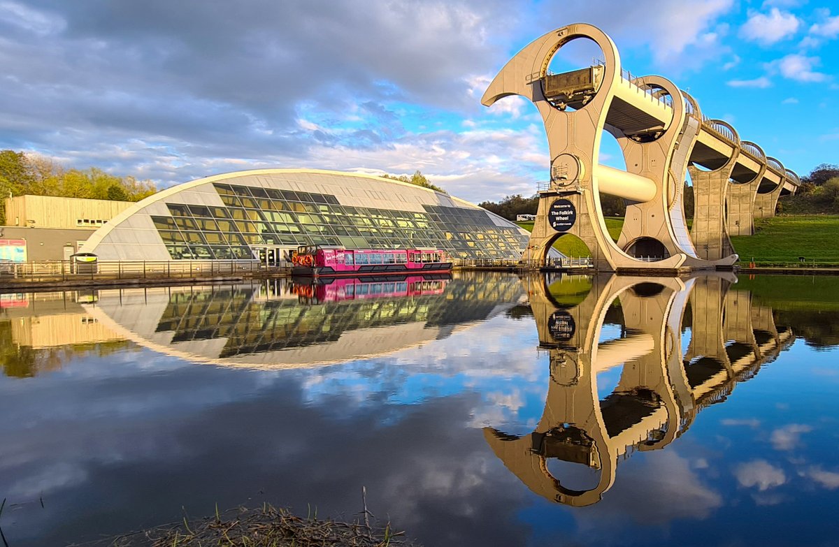 Francoise, Paulette and Claudine came all the way from sunny California to the sunny Falkirk Wheel.  As you would expect, everyone was suitably impressed!

#visitscotland #scotland #falkirkwheel @wayfaringkiwi @Madaboutravel