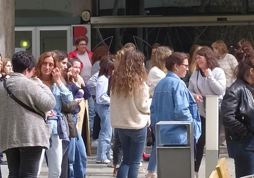 ugtactivabcn's tweet image. @barcelonactiva no valora l'esforç fet per la plantilla
en temps de pandèmia, crea desencís i desmotivació #BarcelonaDesactiva UGT iniciem un període de diàleg amb la Direcció i els regidors de
@bcn_ajuntament