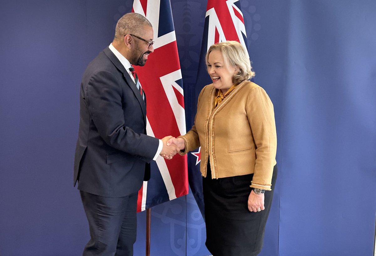 JudithCollinsKC's tweet image. Excellent meeting with UK 🇬🇧Home Secretary ⁦@JamesCleverly⁩ talking Security, geopolitical issues, Russia’s illegal invasion of Ukraine, Foreign Interference, &amp;amp; ⁦@NZDefenceForce⁩ training of Ukraine troops showing this is a global struggle. 🇳🇿🇺🇦#Likeminded