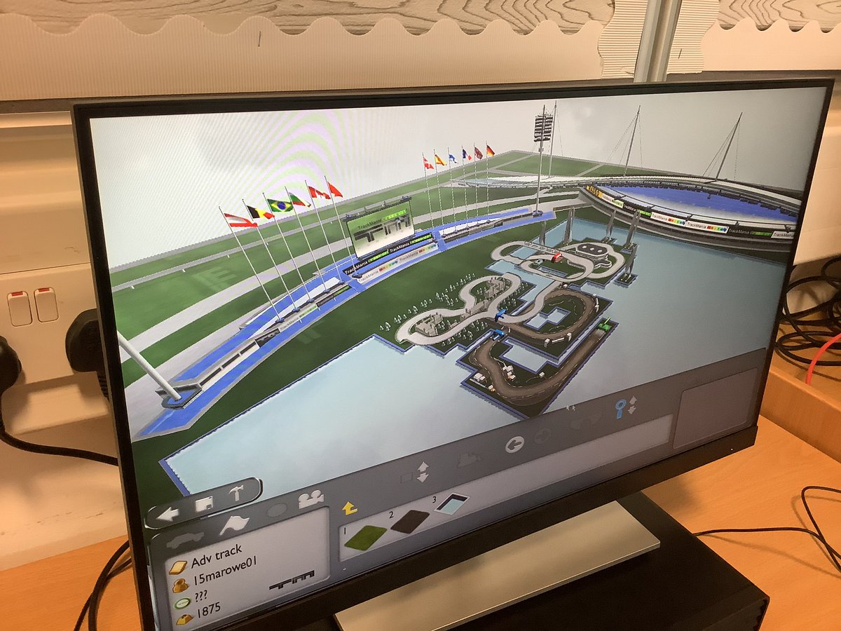 DennyComputing tweet media